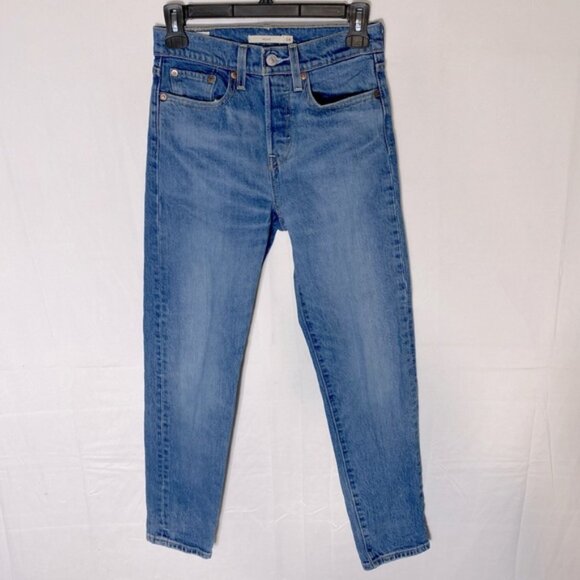 Levi’s Med Wash High Rise Wedgie Jeans 24 - Picture 1 of 15